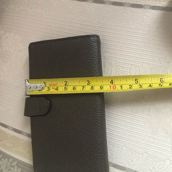 SOLD! Authentic Coach iPhone leather wristlet. - Picture 4 of 8